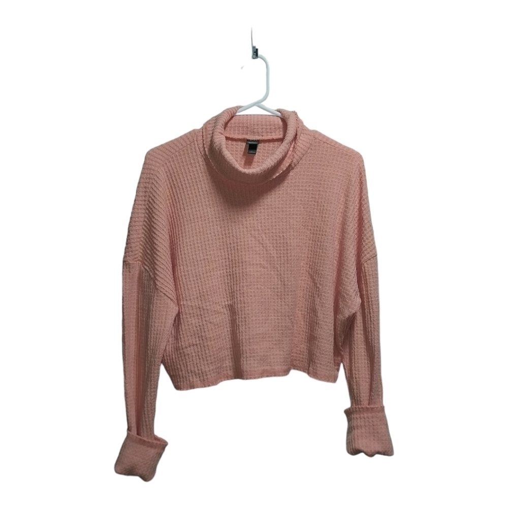 Long Sleeve peach colored crop‎ top by Wild Fable.  Size Large